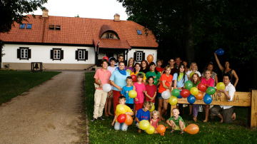 Raiņa mājā Berķenelē notika BJTS „Kamolītis” jubilejas pasākums 