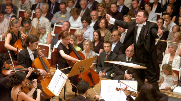 LSO koncertus skolu jaunatnei diriģē Andris Vecumnieks