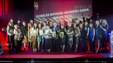 Dobelē pasniedza Jauniešu balvas!