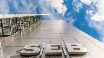 Tagad arī Gulbenes iedzīvotājiem pieejams SEB iemaksu/izmaksu bankomāts