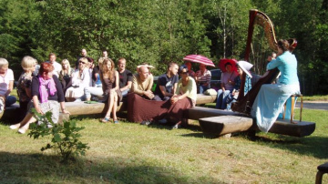 Koncerts Pokaiņu mežā ,,STARP DEBESĪM UN ZEMI&#039;&#039;