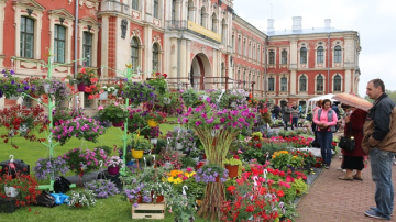 Šodien un rīt Jelgavas pils parkā norisināsies Latvijas Stādu dienas 2014. 