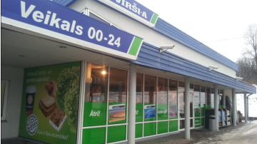 VIRŠI-A atver trešo degvielas uzpildes staciju Cēsīs