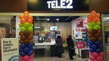 Ieguldot 28 000 eiro, Rēzeknē atvērts pirmais “Tele2” jaunā koncepta klientu apkalpošanas centrs 