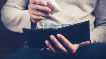 Zemgales reģionā iereibis autovadītājs mēģina piekukuļot policistus 