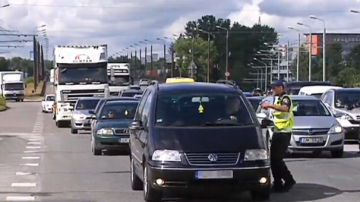 Zemgalē aizturēts iereibis autovadītājs par kukuļdošanu