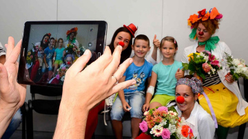 Ziemeļkurzemes reģionālajā slimnīcā, Ventspilī Dakteriem Klauniem divi jauni kolēģi