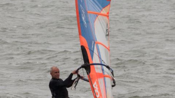 Jānis Preiss iegūst trešo vietu EČ vindsērfingā