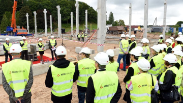 Topošās Lindström Prodem rūpnīcas pamatos iemūrē kapsulu ar piemiņas zīmēm nākamajām paaudzēm