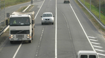 Autovadītājiem jārēķinās ar lēnāku satiksmi Ventspils virzienā un uz Via Baltica
