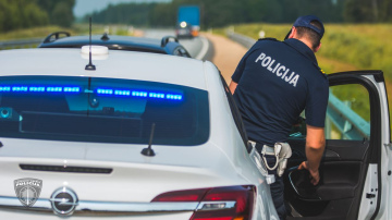 Zemgales reģionā aizturēti autovadītāji - kukuļdevēji