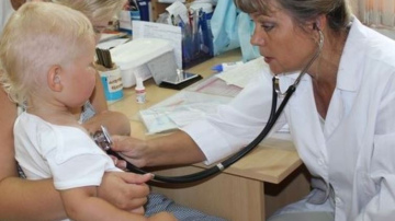 Latvijas reģionos pietrūkst bērnu ārsti-speciālisti.