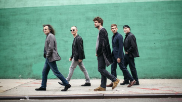 LIELAJĀ DZINTARĀ – PASAULES MŪZIKA GRUPAS “THE GLOAMING” SKANĒJUMĀ