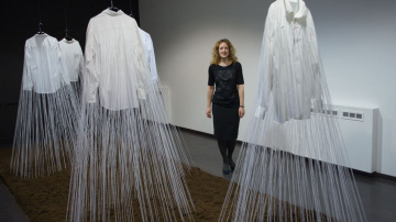 Jūrmalā atklāta Lauras Feldbergas izstāde „CILVĒKI-AINAVAS”