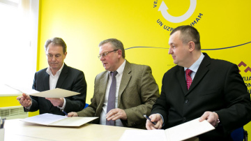 Uz pašvaldību vēlēšanām Ventspilī trīs nacionālās partijas paraksta memorandu...