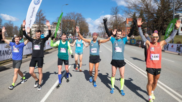 Rēzeknes pusmaratonā uzvar Kažemāka un Žolnerovičs