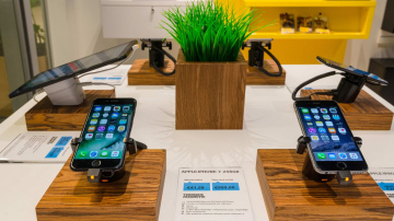  “Tele2” atklāj rekonstruēto jaunā koncepta centru Jūrmalā