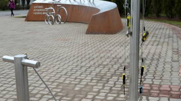 Siguldā izveidota brīvpieejas velosipēdu apkopes stacija