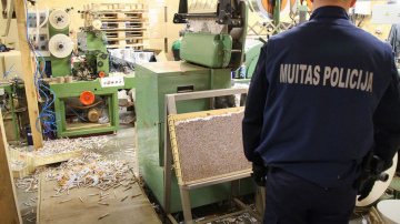 Babītē atklāta nelegālu cigarešu ražotne; aizturētas septiņas personas
