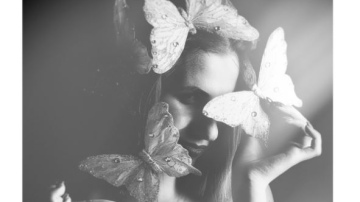 Ventspils Amatu mājā no 18. maija apskatāma fotogrāfa Agra Klestrova izstāde “13”