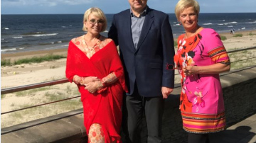 Laima Vaikule ciemojas pie Valsts prezidenta