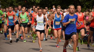 Ceturtā Jelgavas nakts pusmaratona uzvara Višķeram un Marhelei