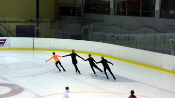 Vienu daiļslidotāju nometni nomaina cita