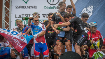 Ar EVELO TEAM triumfu Olainē aizvadīti jau trešie Latvijas Velo svētki