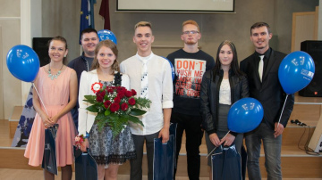 RTA Rozes svētkos par Rozes titula ieguvēju kļūst Elvita Kotāne, bet par Bruņinieku – Edgars Jermacāns