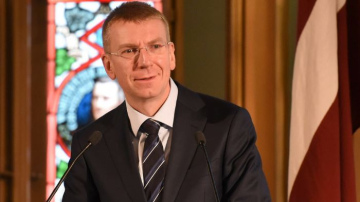 Edgars Rinkēvičs aktīvi atbalsta pirmā Latvijas ārlietu ministra Z. A. Meierovica pieminekļa izveidi Tukumā