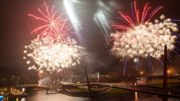 Gaidot Ziemassvētkus un sagaidot Jauno gadu!  