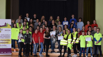     Konkursa “Gribu būt mobils” pusfinālā Kandavā par uzvaru cīņa bija sīva