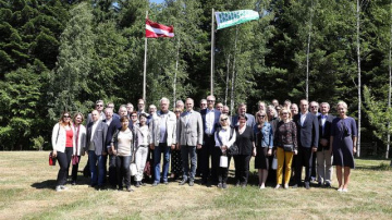 Ārvalstu vēstnieki iepazīst Kurzemes reģiona novadus