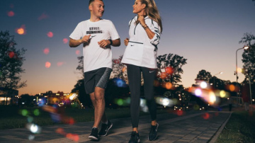 Latvijas slavenības aicina uz neatkārtojamu nakts skrējienu Jelgavā