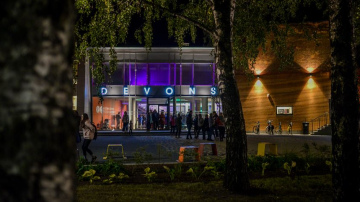 Atklāts Siguldas novada Kultūras centrs - „Siguldas devons”.