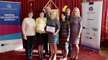 Gulbenē pasniegta Latvijā pirmā Eiropas Solidaritātes korpusa Kvalitātes zīme