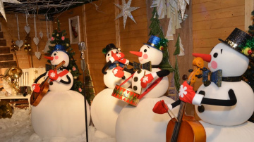 Svētku egles iedegšana un Rūķu namiņa atvēršana Daugavpilī