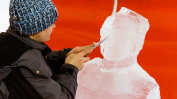 Šodien Jelgavā top pirmās 30 ledus skulptūras