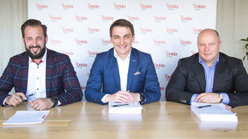 Foto: Parakstīts līgums par “Laimas” ražotnes būvniecību Ādažos