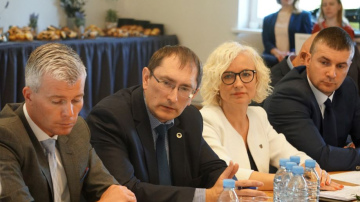 Rīgas plānošanas reģiona pašvaldību vadība aicina satiksmes ministru kopīgi meklēt risinājumus ....