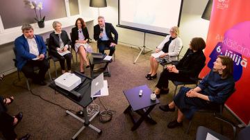 Cēsu Mākslas festivāls pārsteigs ar vērienīgu vizuālās mākslas programmu, koncertiem, “Vestsaidas stāsta”....