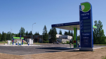 Neste atklāj jaunu degvielas uzpildes staciju Līvānos