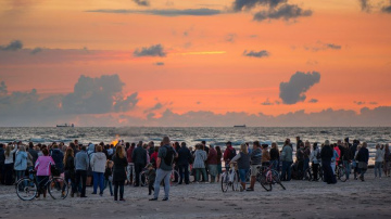 Bezmaksas filmu seansi un Senās uguns nakts akcija Liepājas pludmalē ar talantīgo Artu Jēkabsoni festivāla “Via Baltica”