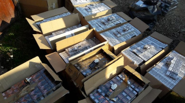 Jēkabpilī policisti atsavināja 520 620 nelegālās cigaretes