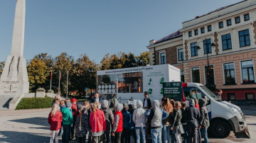 Pašmāju depozīta iekārtu dažādiem iepakojumiem izmēģina simtiem Latvijas iedzīvotāju;...