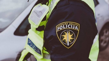 Liepājas apkārtnē vienā diennaktī trīs dzērājšoferi – vienu pamana acīgs iedzīvotājs, otrs izraisa avāriju....