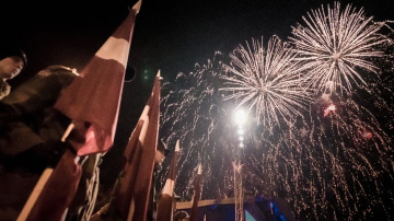 Tūkstošiem liepājnieku un Liepājas viesu atzīmē Latvijas Neatkarības proklamēšanas 101. gadadienu