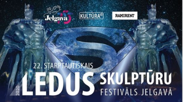 Ledus skulptūru festivāla laikā tradicionālais badmintona turnīrs