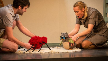 Liepājas Leļļu teātrī tapusi skatuves versija Zanes Zustas stāstam par pūcīti Ucipuci