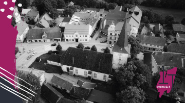 Vestards Šimkus ieskaņos Tukuma Sv. Trīsvienības baznīcas torņa melodijas